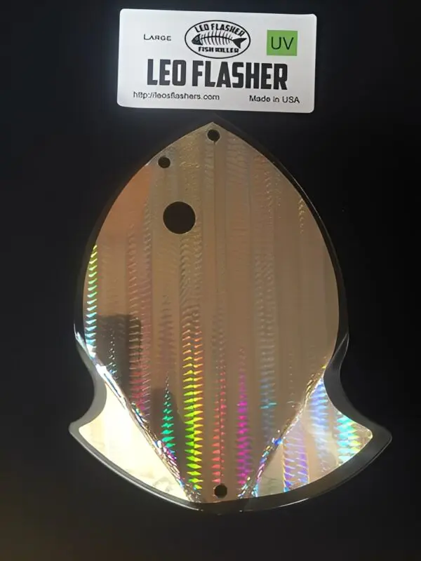 UV reflective fish-shaped Leo Flasher.